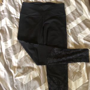 Victoria’s Secret sport leggings